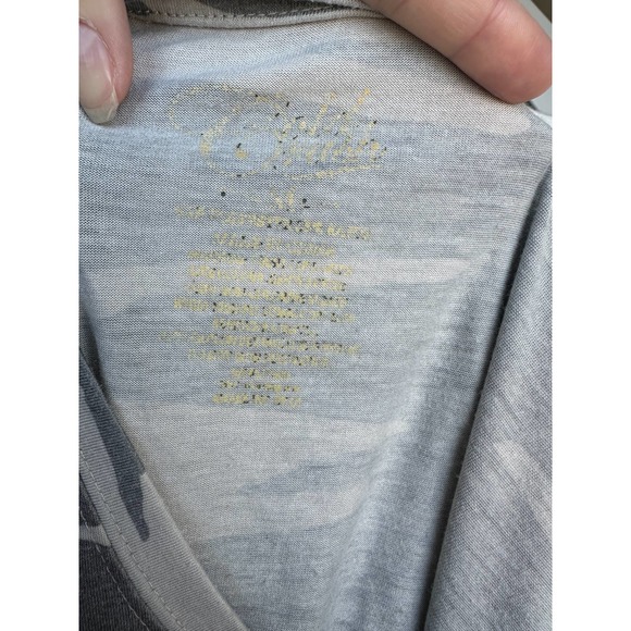 Camo t-shirt, size medium - Picture 6 of 6